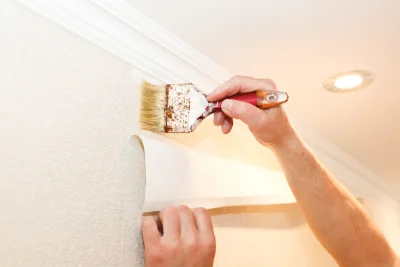Pose de papier peint à Champdivers — revêtements muraux et toiles de verre